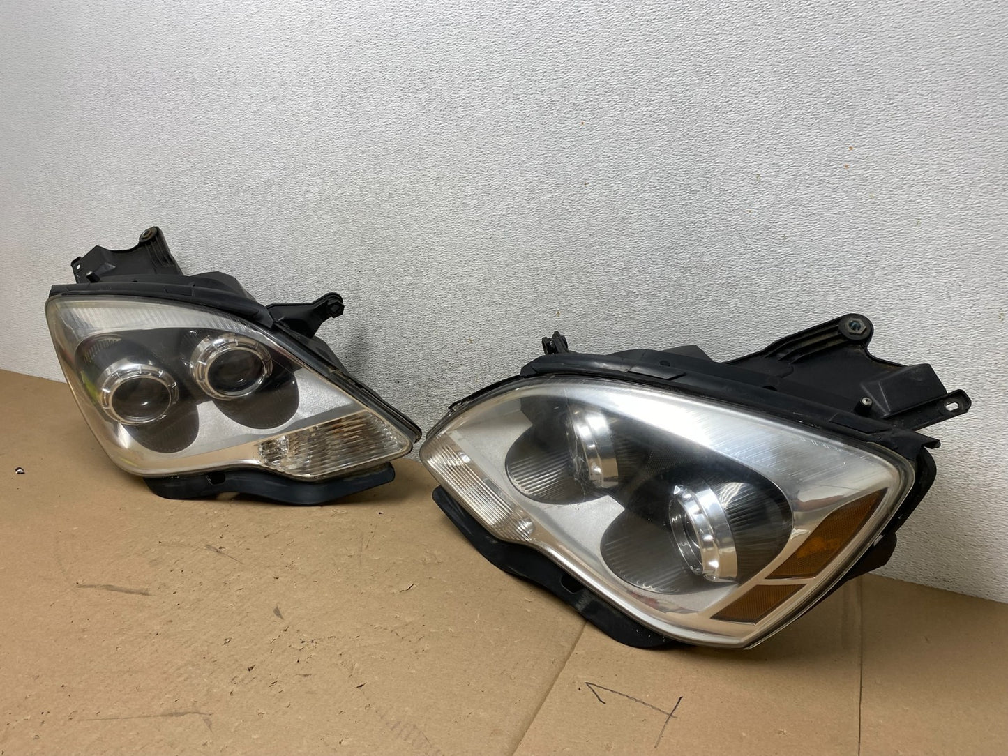 2007 to 2012 Gmc Acadia Halogen Headlights Left+Right Side AG4088 DW1