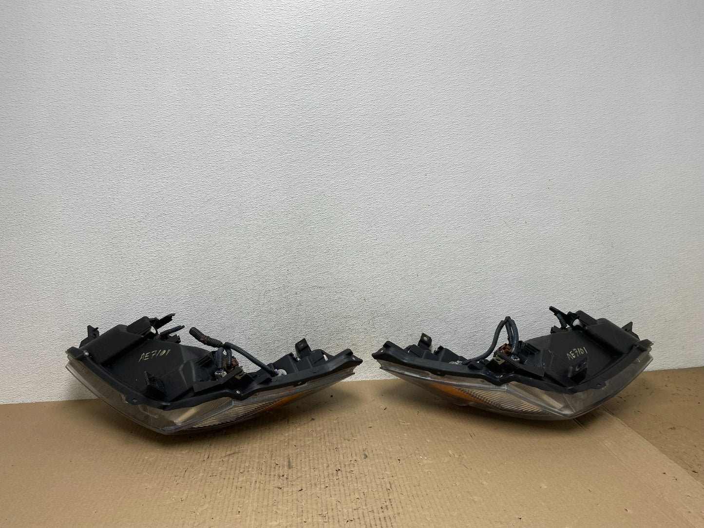 2004 to 2009 Nissan Quest Left+Right Side Black Headlights AE7101 DW6