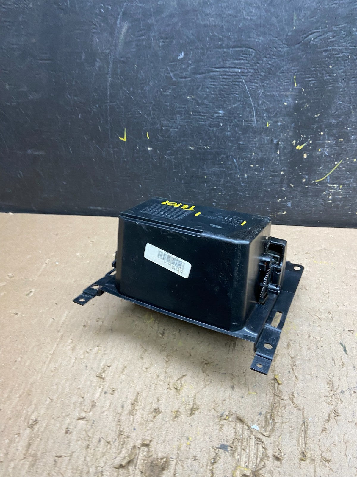 2010 - 2013 Ford Taurus Front Center Console Dashboard Center Storage t8707 DG4