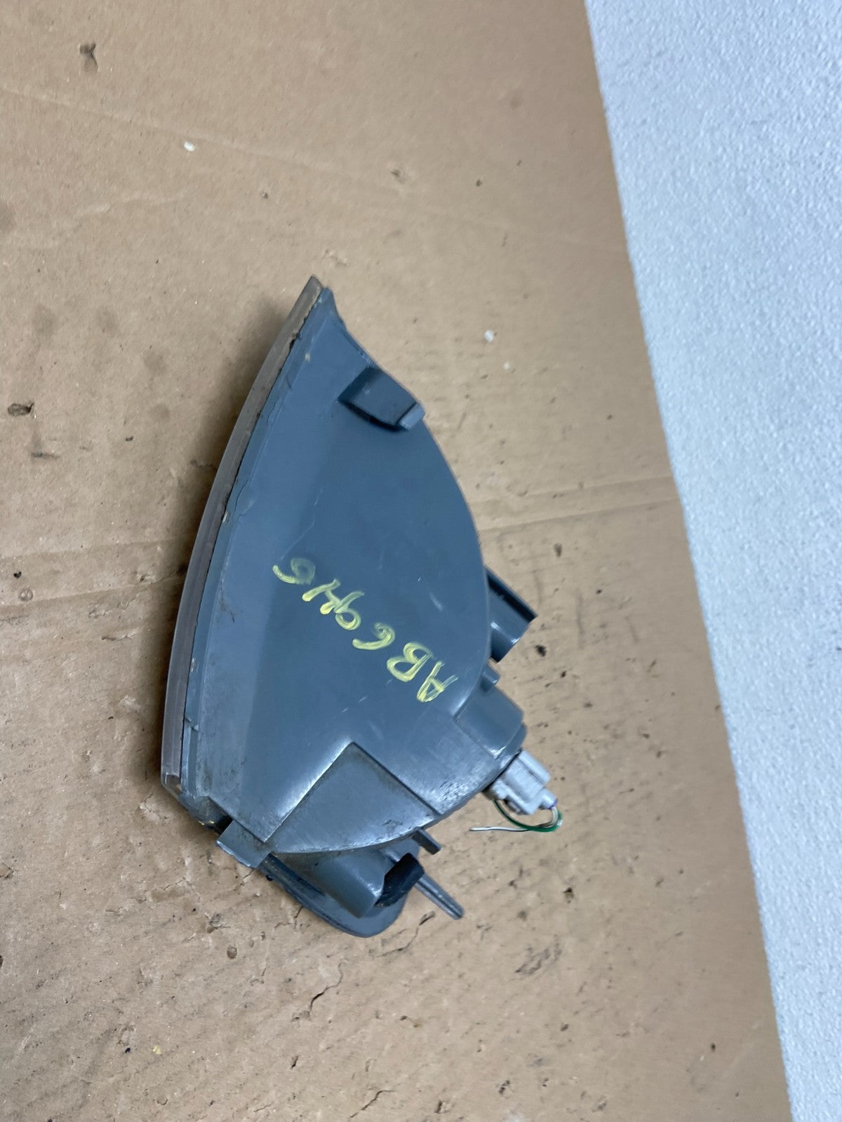 1998 to 2000 Lexus LS400 Left Driver LH Side Headlight Turn Signal ab6946 DG5