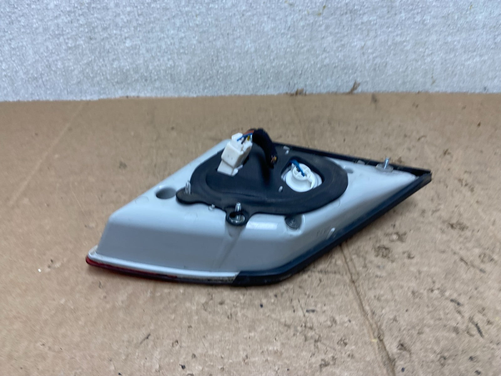 2012-2014 Hyundai Genesis Sedan Right Passenger LED Inner Tail light AA5164 PS3