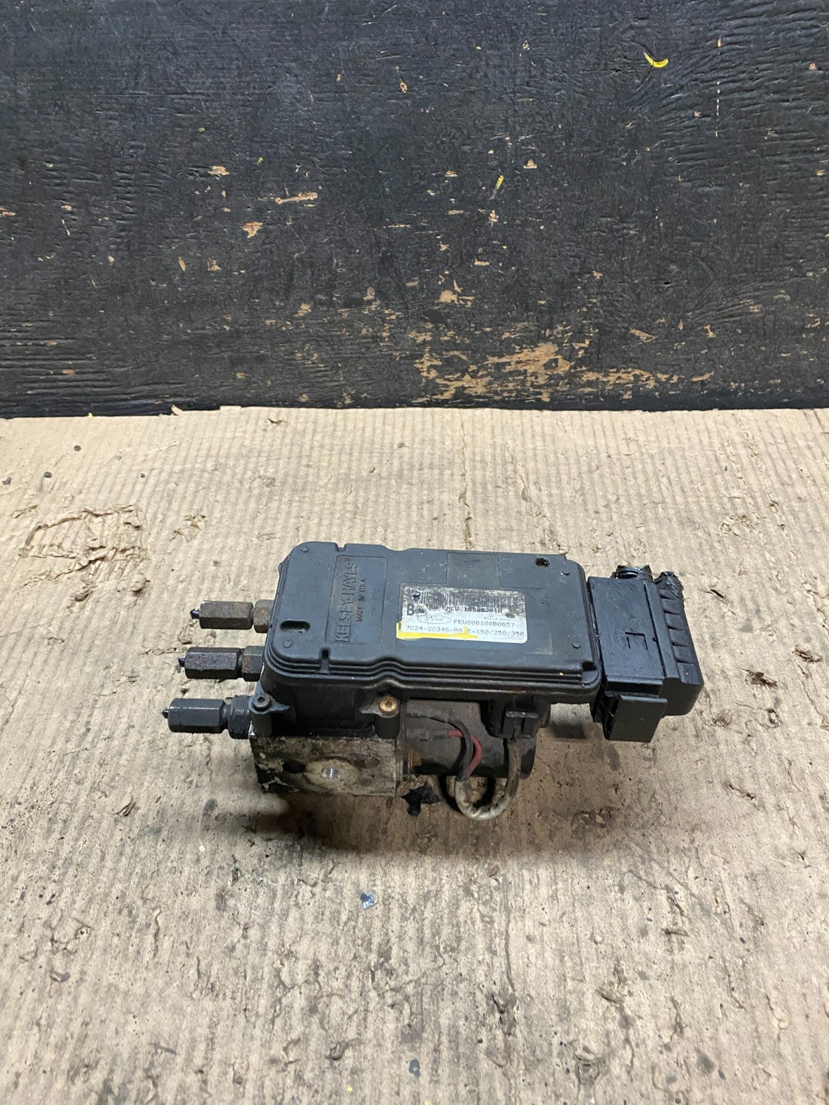 2006 2007 Ford E250 E350 ABS Pump Anti Lock Brake Module OEM v6835 DG0