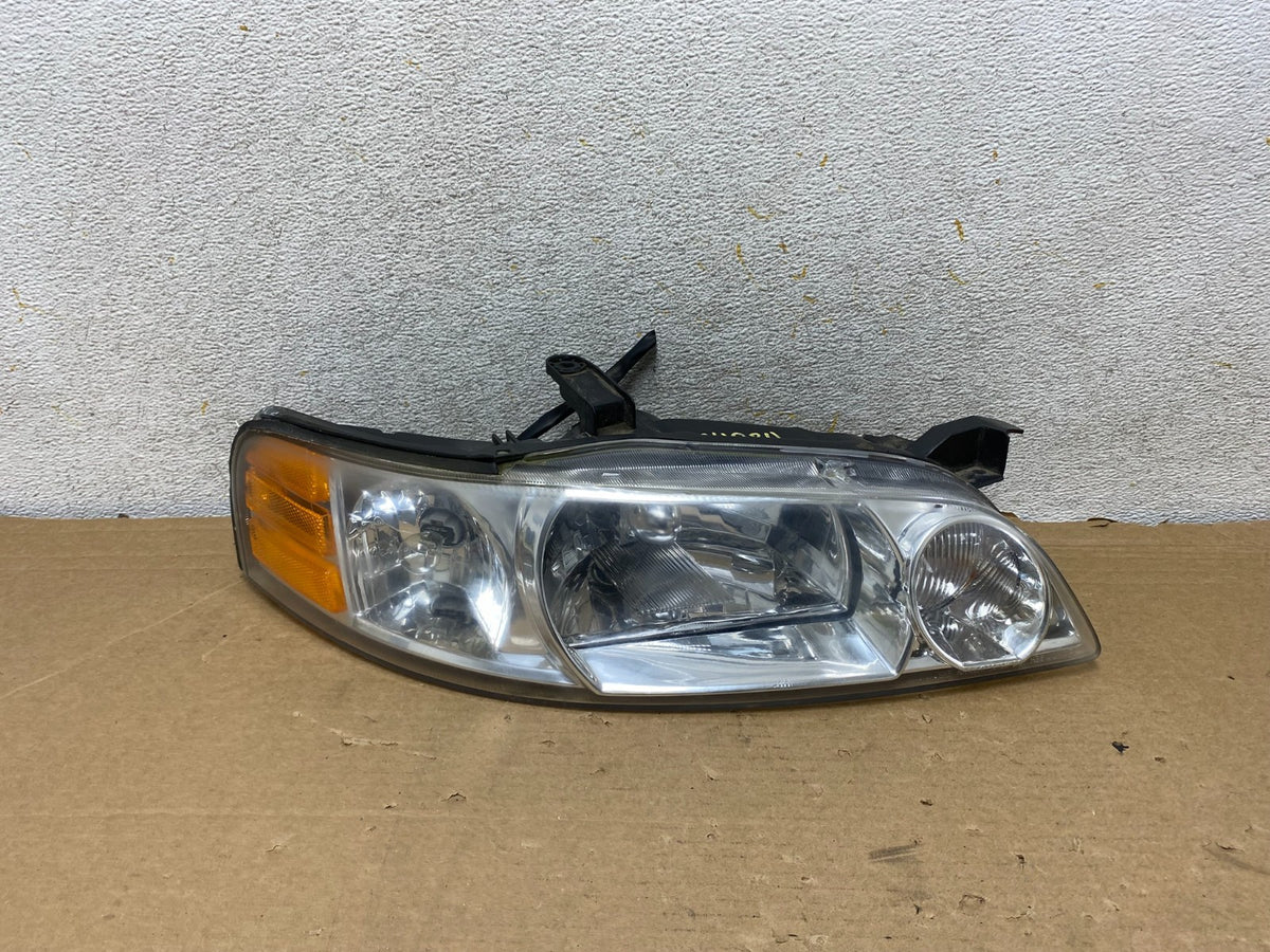 Sedan 2000 2001 Nissan Altima Headlight Right Passenger RH AH8311 DW0