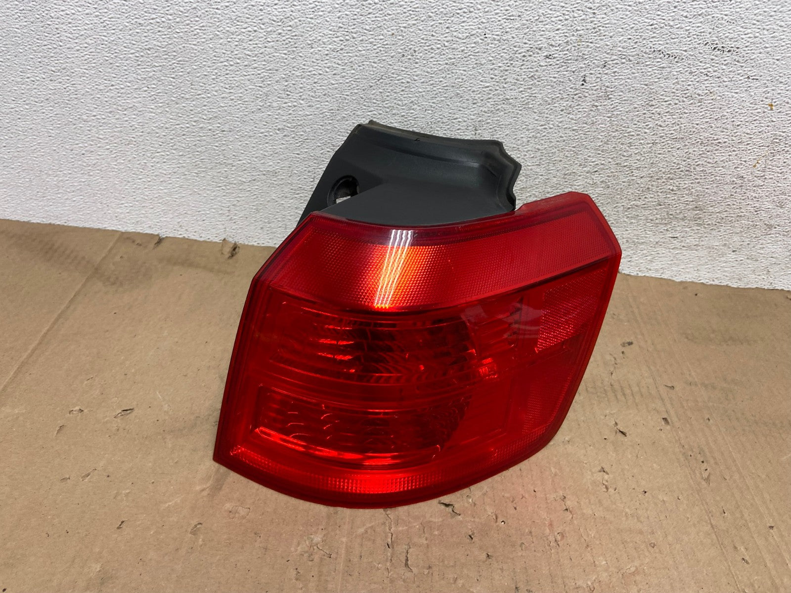 2010 to 2017 GMC Terrain Halogen Right Passenger Rh Side Tail Light AE9166 LK0