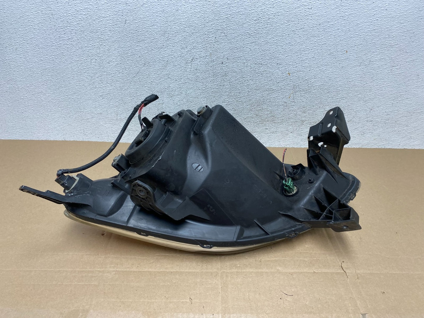2002 to 2004 Honda CRV CR-V Right Passenger RH Halogen Headlight AE4921 DW4