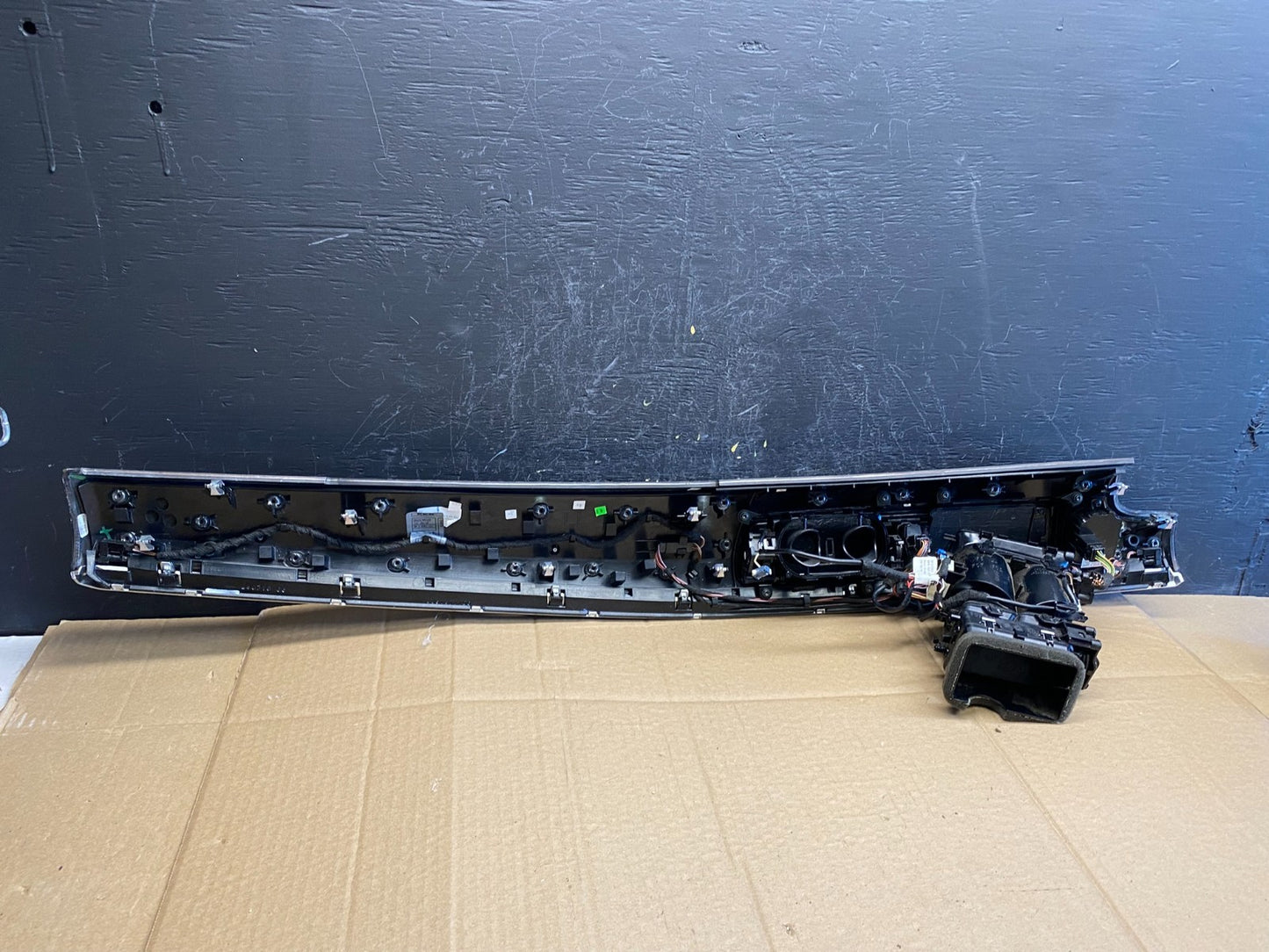 2011-2016 BMW F10 528i 535i 550i Front Center Dash Air Vent Panel Trim AC9277 DG4