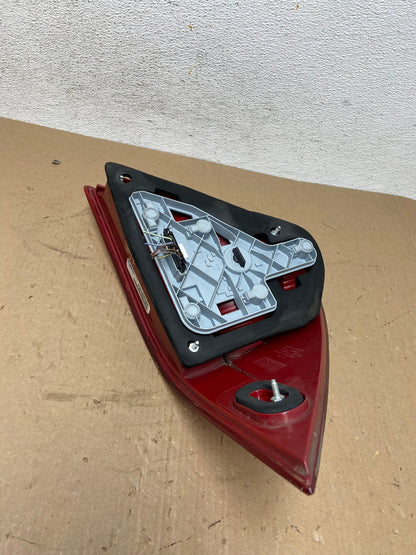 2005-2007 Mercedes-Benz C230 C240 W203 C-Class Left Driver Tail Light AD76915