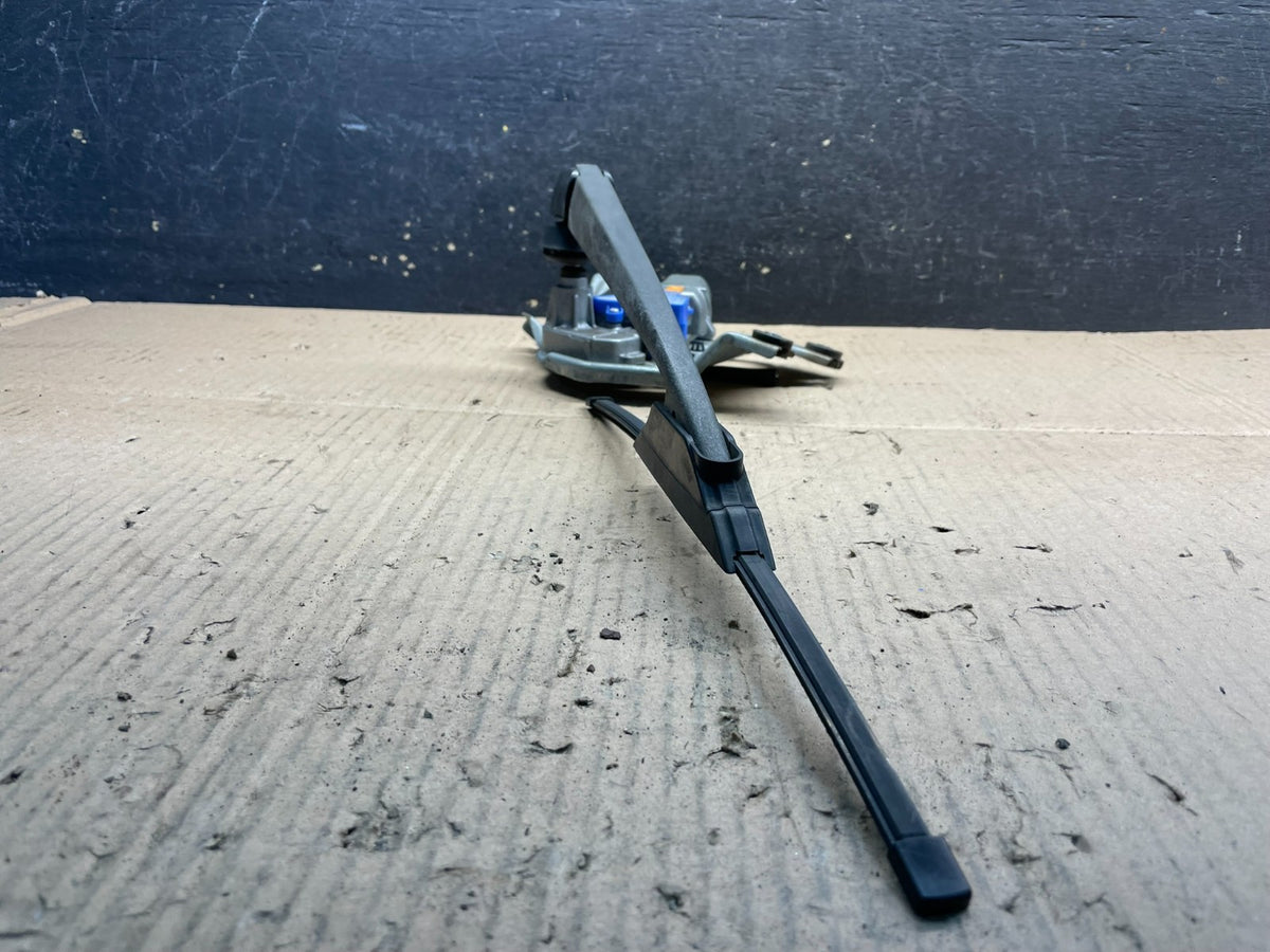 2010 to 2014 Subaru Legacy Outback Rear Windshield Wiper Motor V1883 DG2