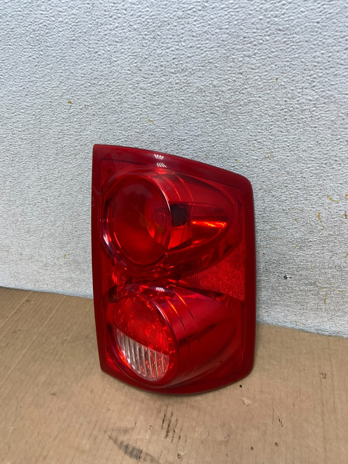 2005-2011 Dodge Dakota Right Passenger Rh Side Tail Light AI8485 LK0
