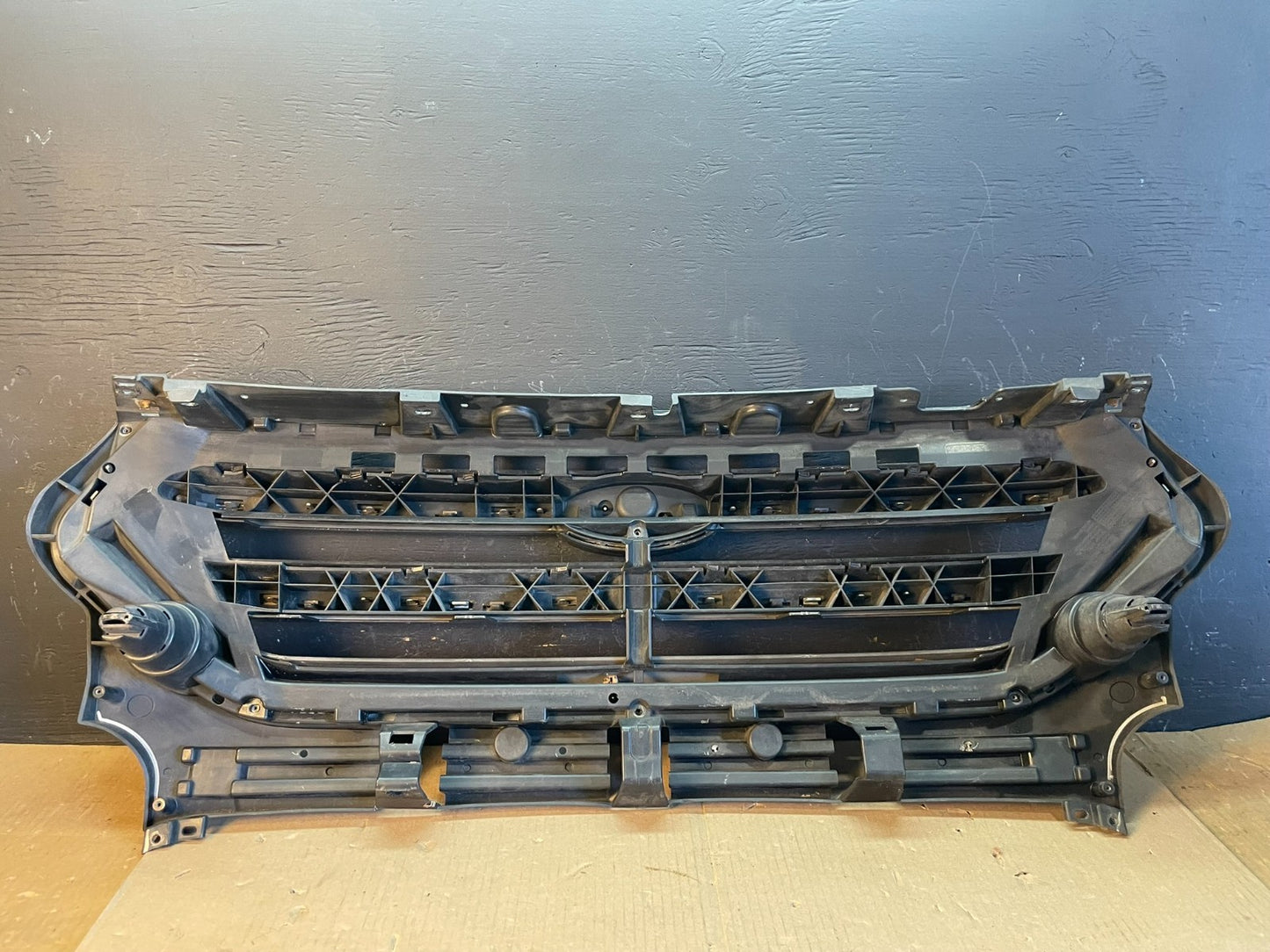 2017 2018 2019 Ford Escape Front Upper Black Grill Grille Oem AB7881 DG3