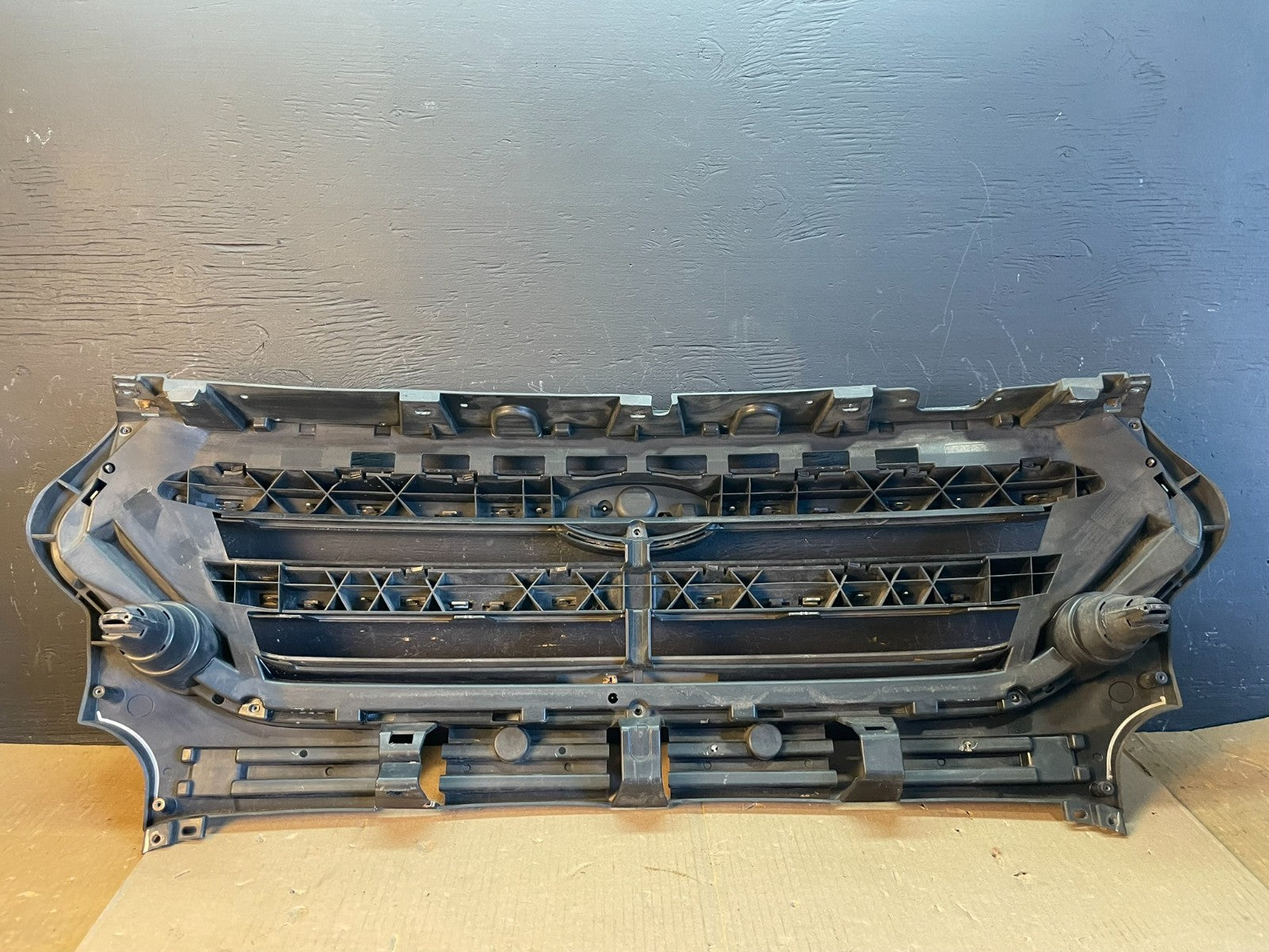 2017 2018 2019 Ford Escape Front Upper Black Grill Grille Oem AB7881 DG3