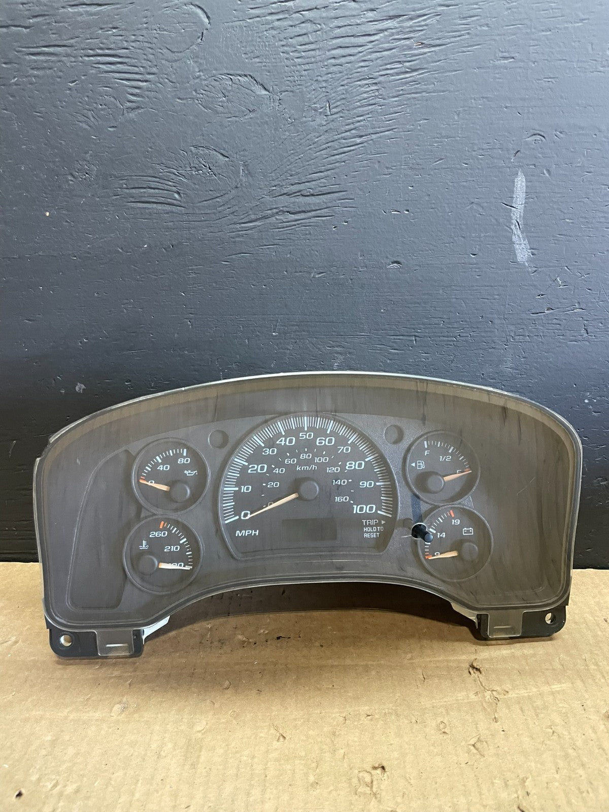 2003 to 2007 Chevrolet Express Speedometer Cluster Gauge 25755008 AB75150