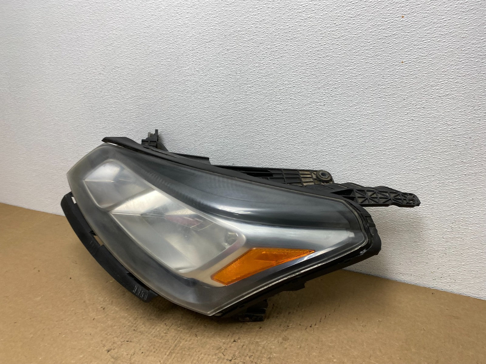 2013-2017 Chevrolet Traverse Left Driver LH Side Headlight Halogen OEM AC1643 DW1