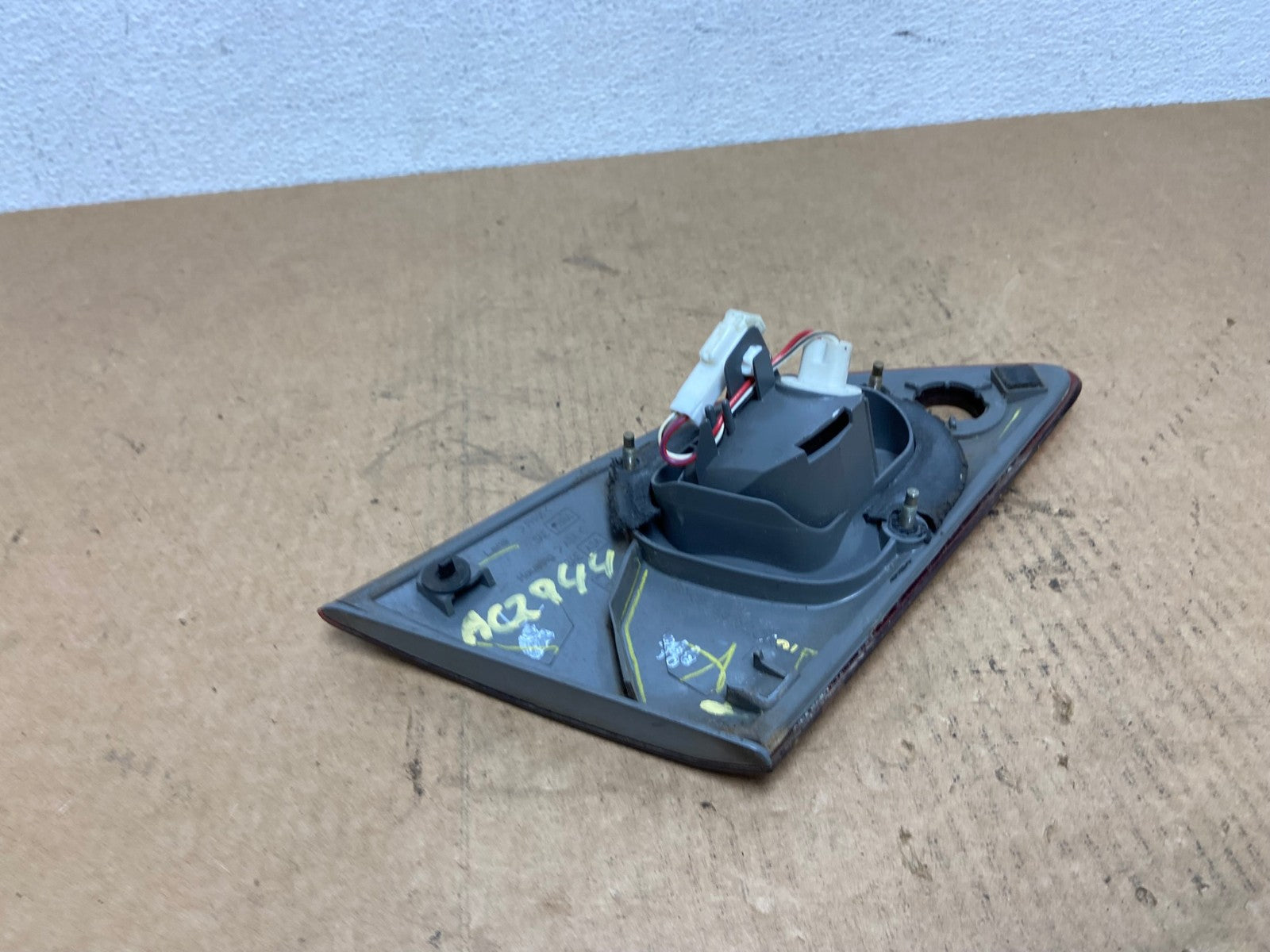 2001 2002 Toyota Corolla Right Passenger RH Side Inner Tail light OEM AC2944 LK5