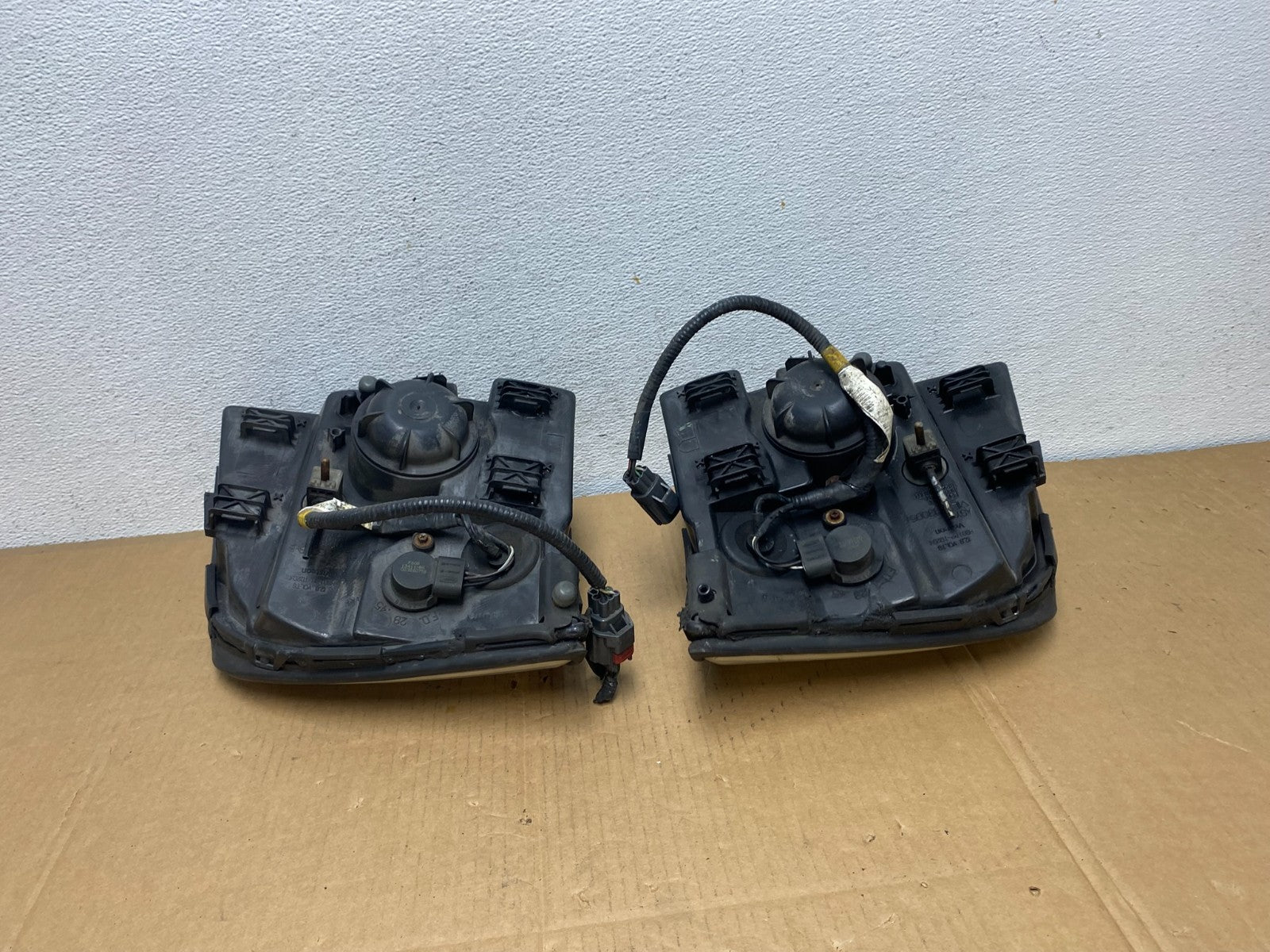 2002-2005 Mercury Mountaineer Left+Right Side Halogen Headlights AD0759 DW8
