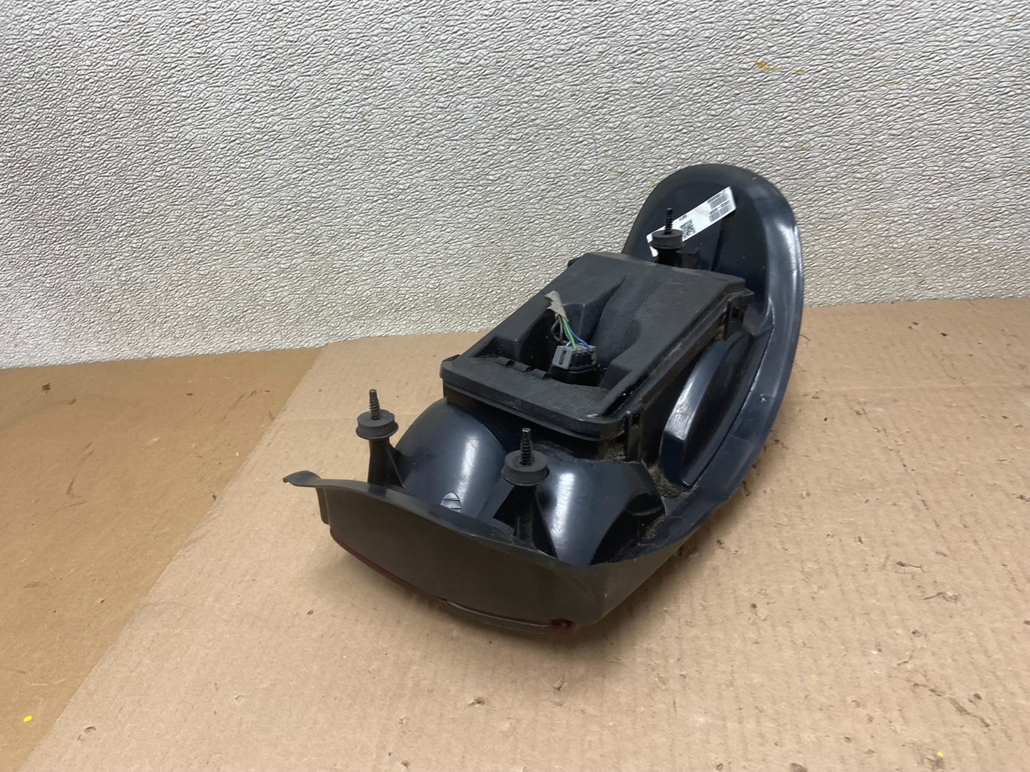 1997 to 2003 Chevrolet Malibu Passenger Right RH Side Tail Light AA0542 DW4