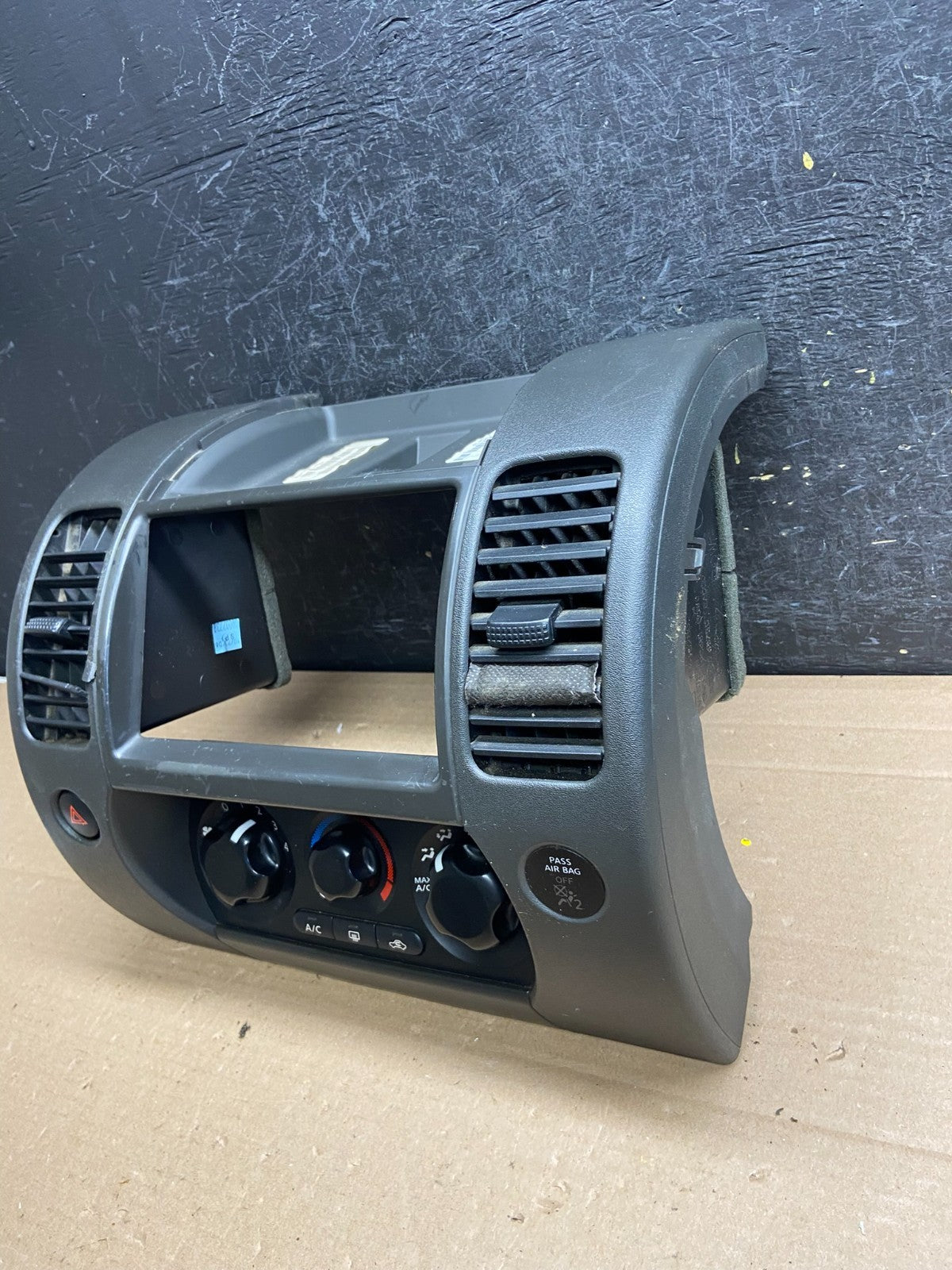 2005-2008 Nissan Pathfinder Radio A/C Heat Climate Control AG0255 DG1