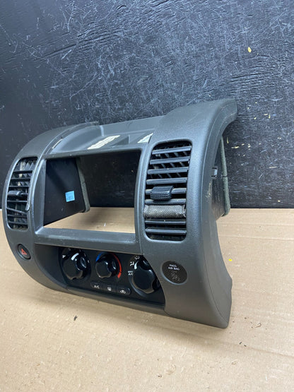 2005-2008 Nissan Pathfinder Radio A/C Heat Climate Control AG0255 DG1