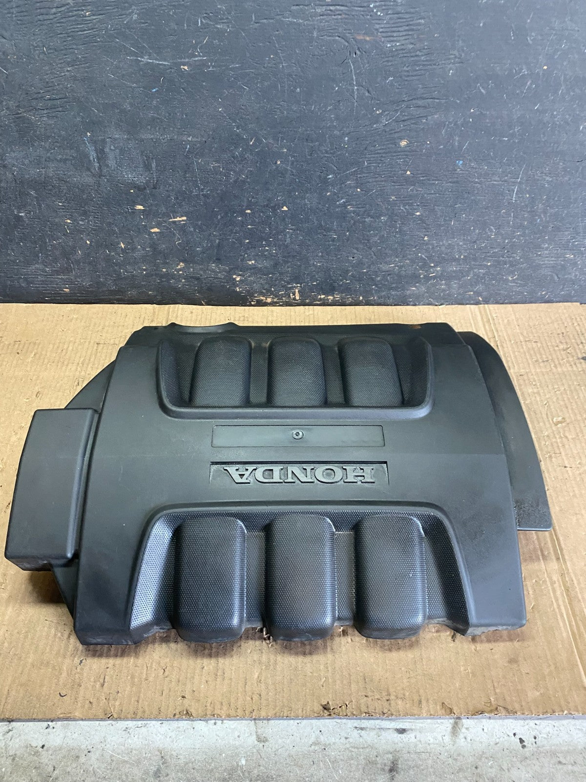 2005 to 2007 Honda Odyssey Black Engine Cover Q0319 DG0