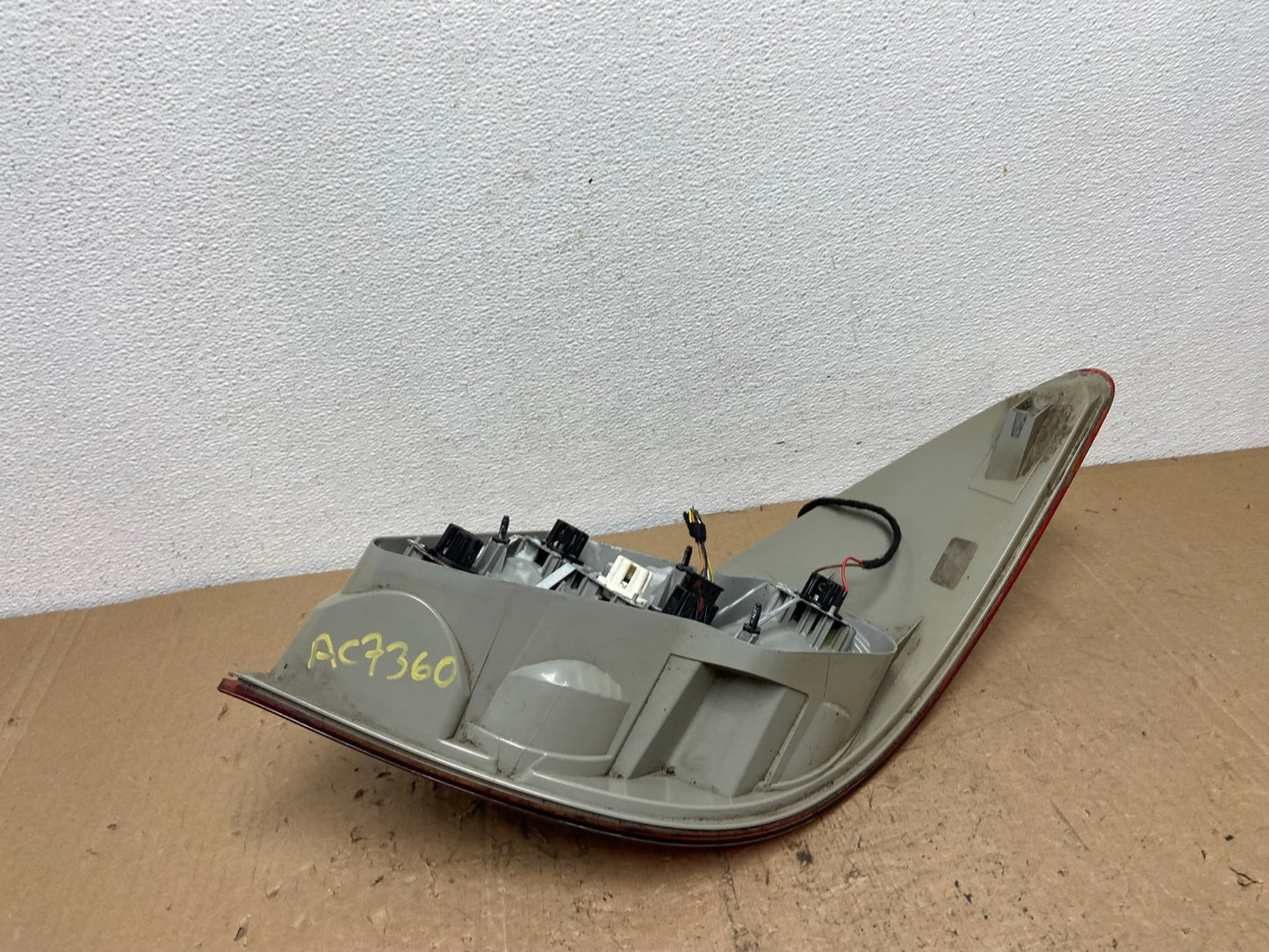 2006-2010 Mercedes W251 R-CLASS Right Passenger RH Side Tail Light AC7360 DW4