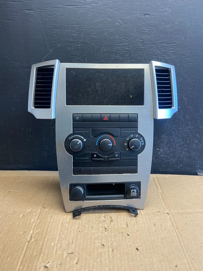 2008 to 2010 Jeep Grand Cherokee Center A/C Heater Climate Control ad2202 DG0