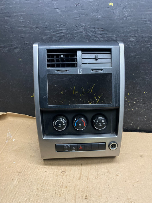 2008 to 2012 Jeep Liberty Dash Climate Temperature Control Radio Bezel z1753 DG0