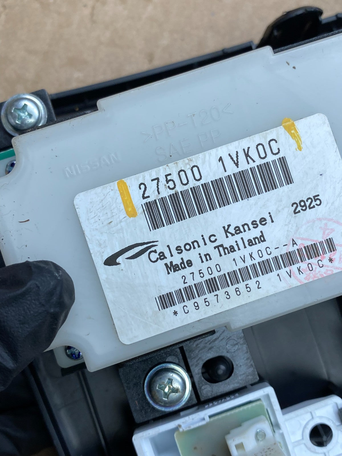 2011 to 2015 Nissan Rogue Heater Temperature AC Climate Control OEM Y9907 DG5