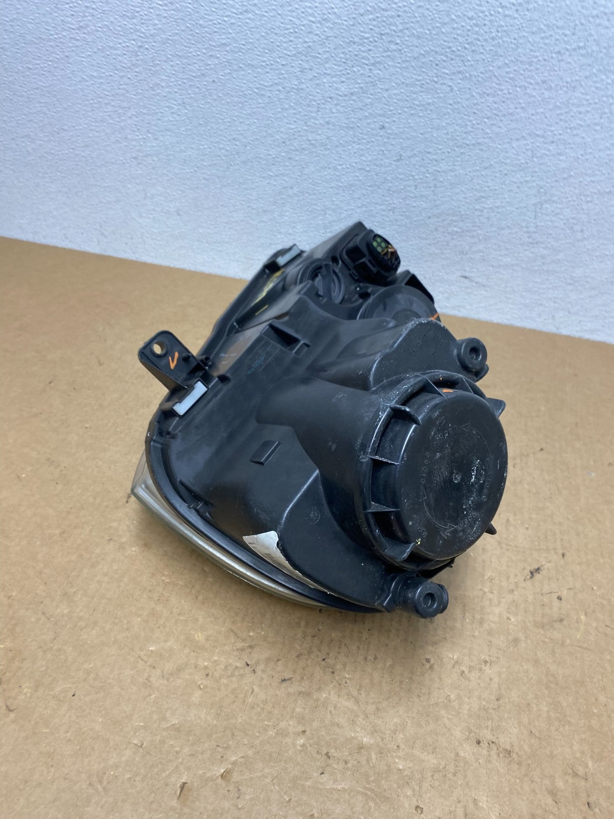 2005 - 2010 Volkswagen Jetta Right Passenger RH Side Headlight Halogen AC2991 DW6