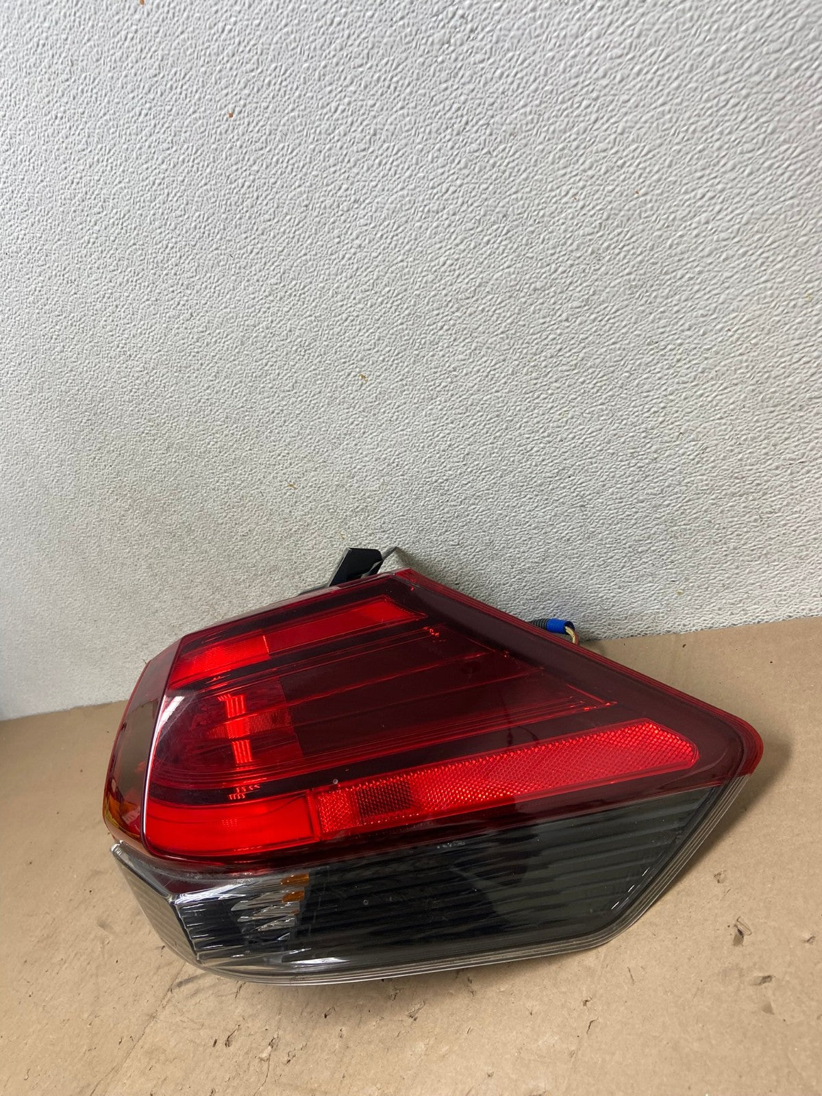 2017 - 2020 Nissan Rogue Outer Right Passenger RH Side Tail Light AG5316 LK2
