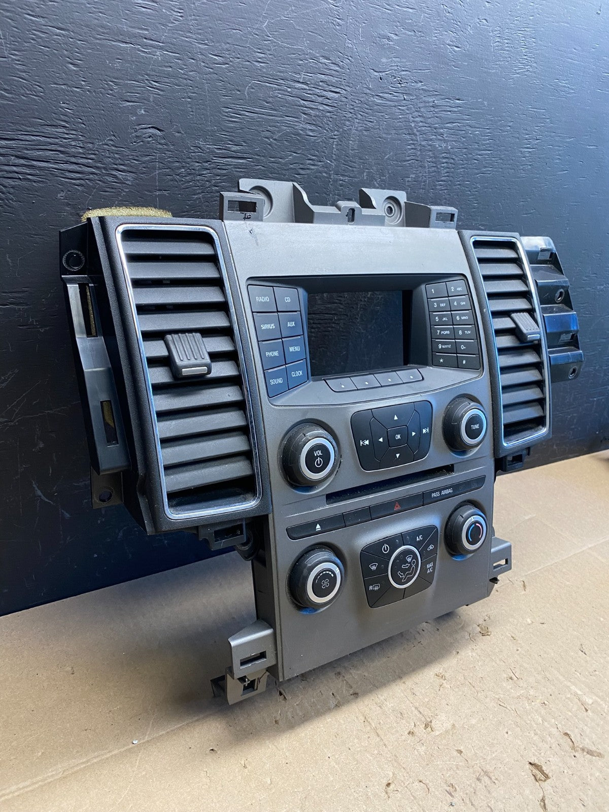 2010-2012 Ford Taurus Front Center Console Climate Radio Control Panel AC6485 DG3