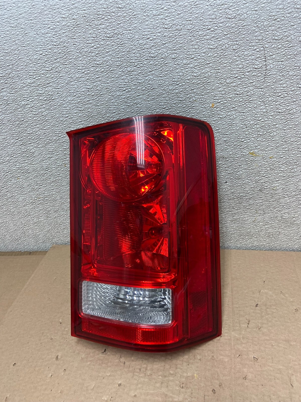 2009 to 2015 Honda Pilot Right Passenger Rh Side Tail light Oem AB2446 LK0