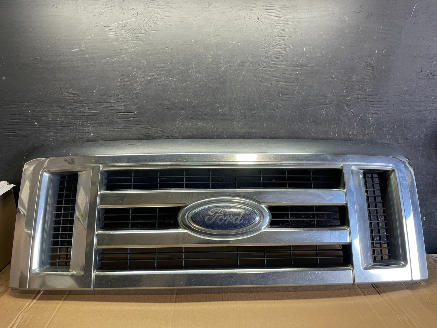2008 to 2014 Ford Econoline E150 E250 Front Upper Chrome Grill Grille ab2950 DG0