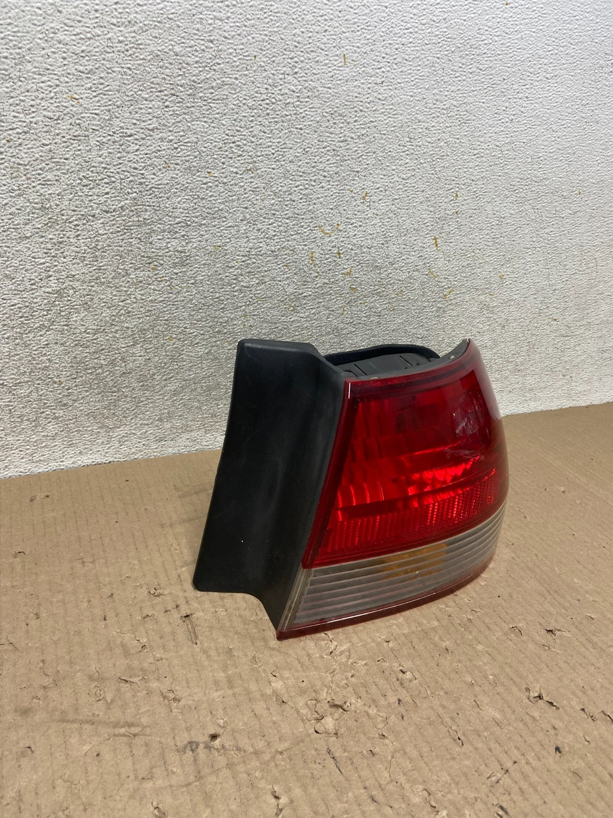 2001 to 2002 Honda Accord Sedan 4door Right Passenger Tail Light AJ1806 LK1