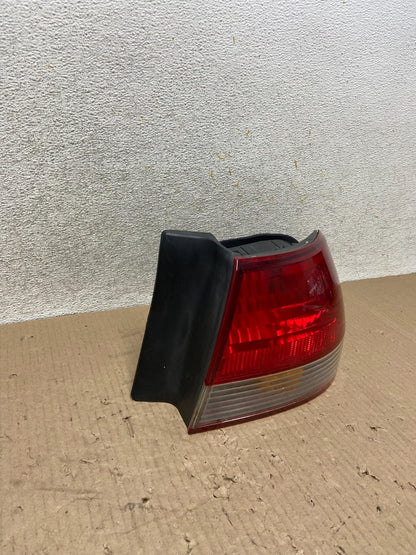 2001 to 2002 Honda Accord Sedan 4door Right Passenger Tail Light AJ1806 LK1