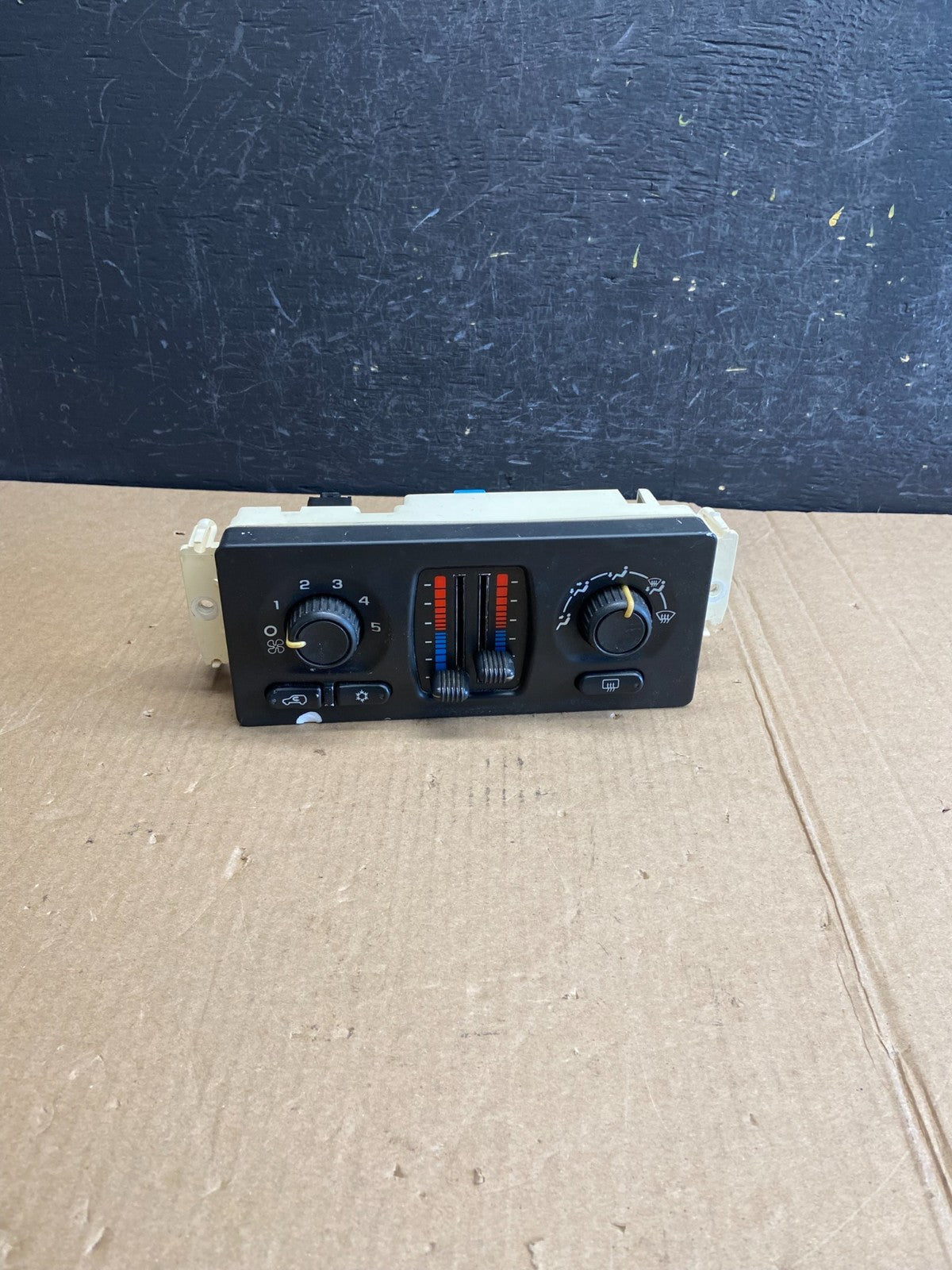 2003-2006 GMC Chevrolet Envoy Trailblazer Climate Control A/C Panel ae4409 DG0