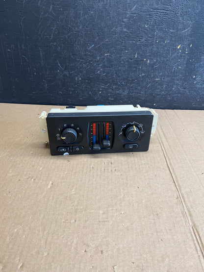 2003-2006 GMC Chevrolet Envoy Trailblazer Climate Control A/C Panel ae4409 DG0