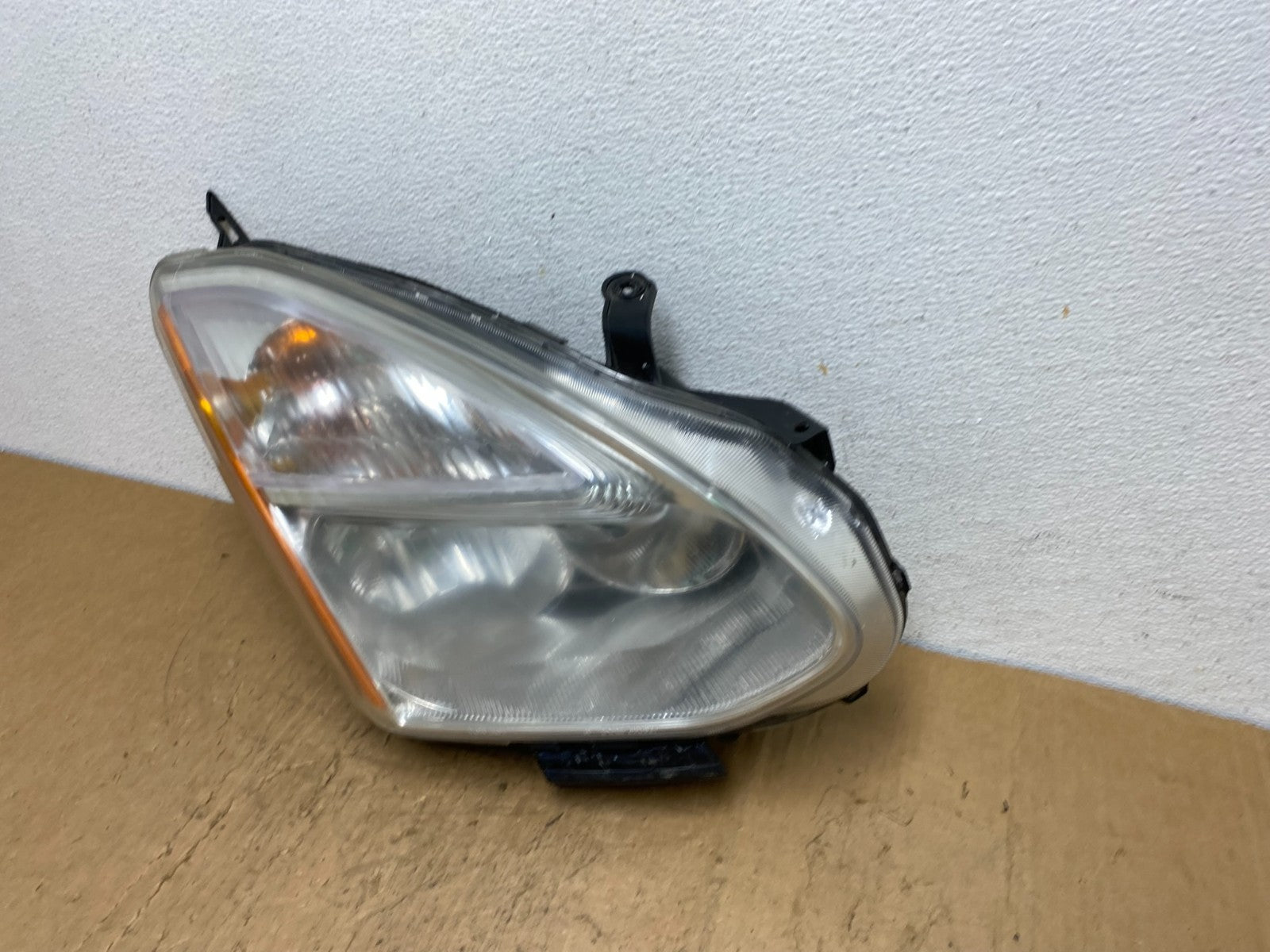 2009-2013 Nissan Rogue Right Passenger Halogen Headlight TYC AD0525 DW1