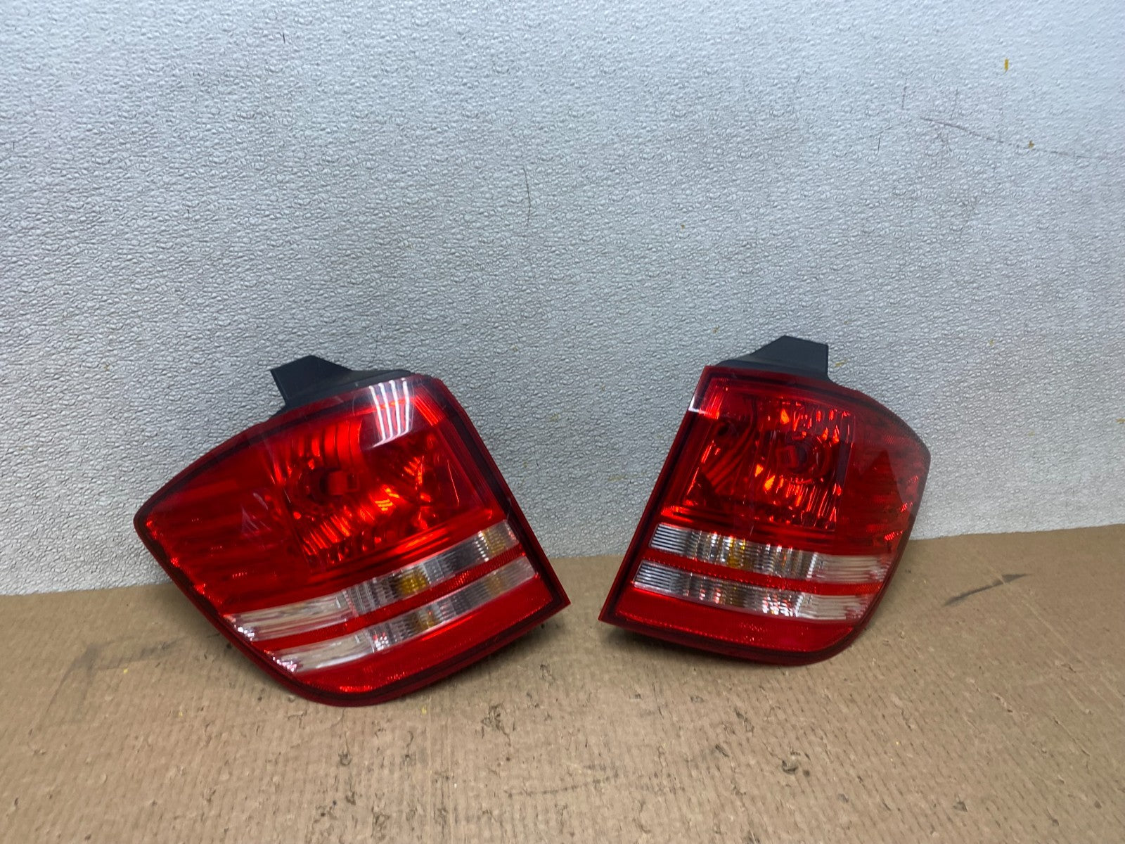 2009 2010 2011 Dodge Journey Left+Right Tail Lights Oem W5493 DW0