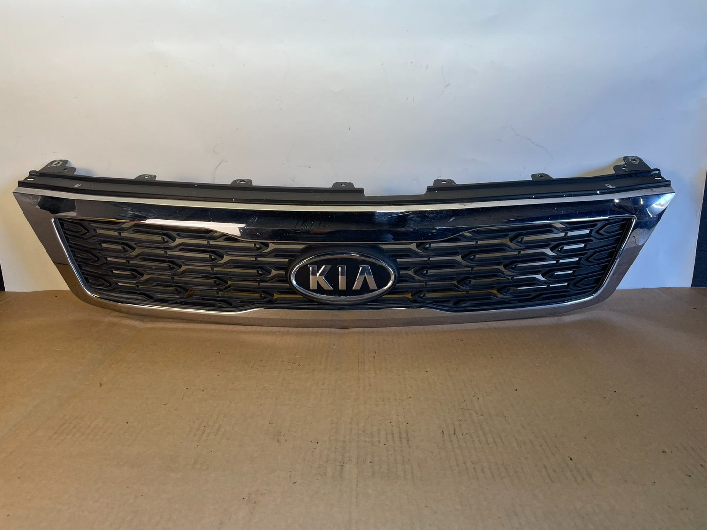 2011 2012 Kia Sedona Front Upper Grill Grille AG3073 DG0