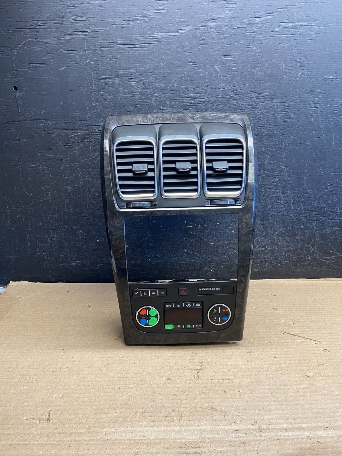 2007 - 2012 GMC Acadia A/C Heater Climate Control Radio Panel Bezel OE AH3664 DG0