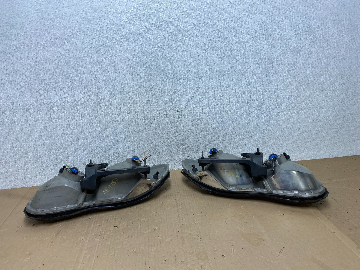 1998 to 2002 Chevrolet Camaro Pair Left and Right Headlights AE9157 DW8