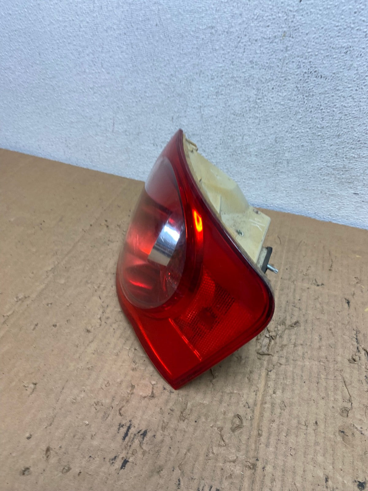 2005 2006 2007 Volkswagen Jetta Right Passenger Rh Side Tail Light AD2533 LK1