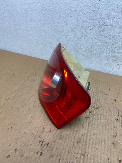 2005 2006 2007 Volkswagen Jetta Right Passenger Rh Side Tail Light AD2533 LK1