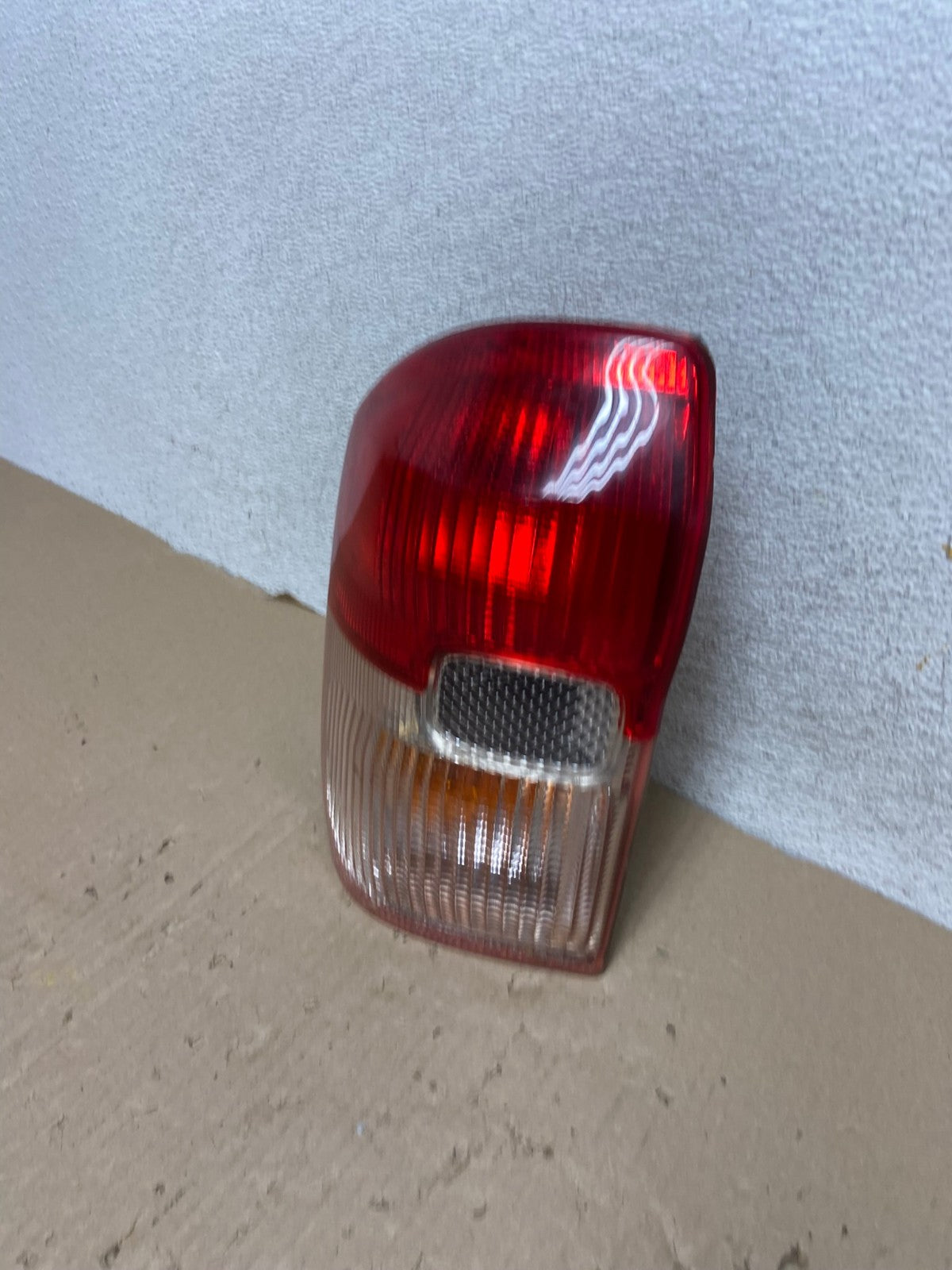 2001 2002 2003 Toyota Rav4 Left Driver LH Side Tail Light AG6961 LK1