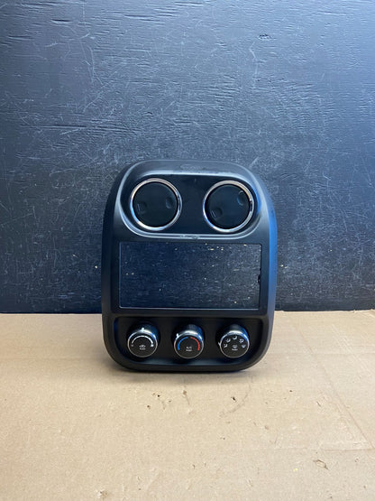 2011 to 2017 Jeep Compass Dash Climate Temperature Control Radio Bezel AI3219 DG0