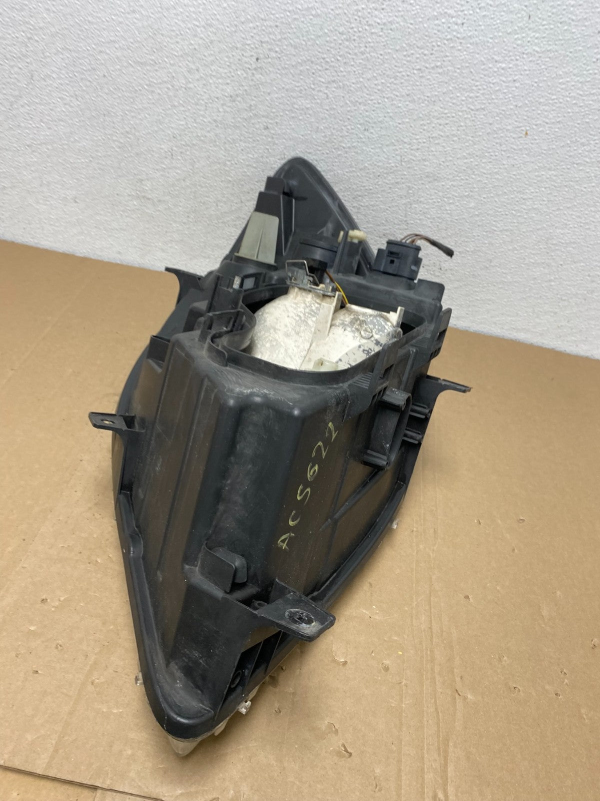 2007 to 2013 Mercedes Sprinter Headlight Right Passenger Halogen AC5622 DW7