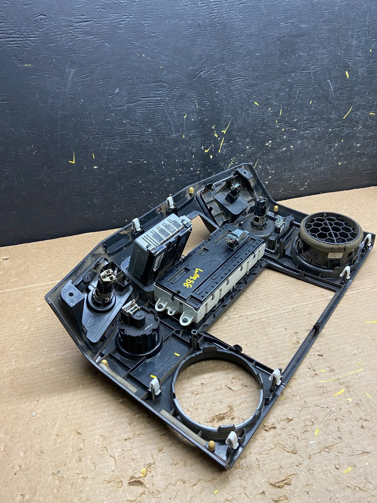 2008-2010 Ford F250 F350 Radio Climate Control Radio Dash Bezel Trim Panel W18883