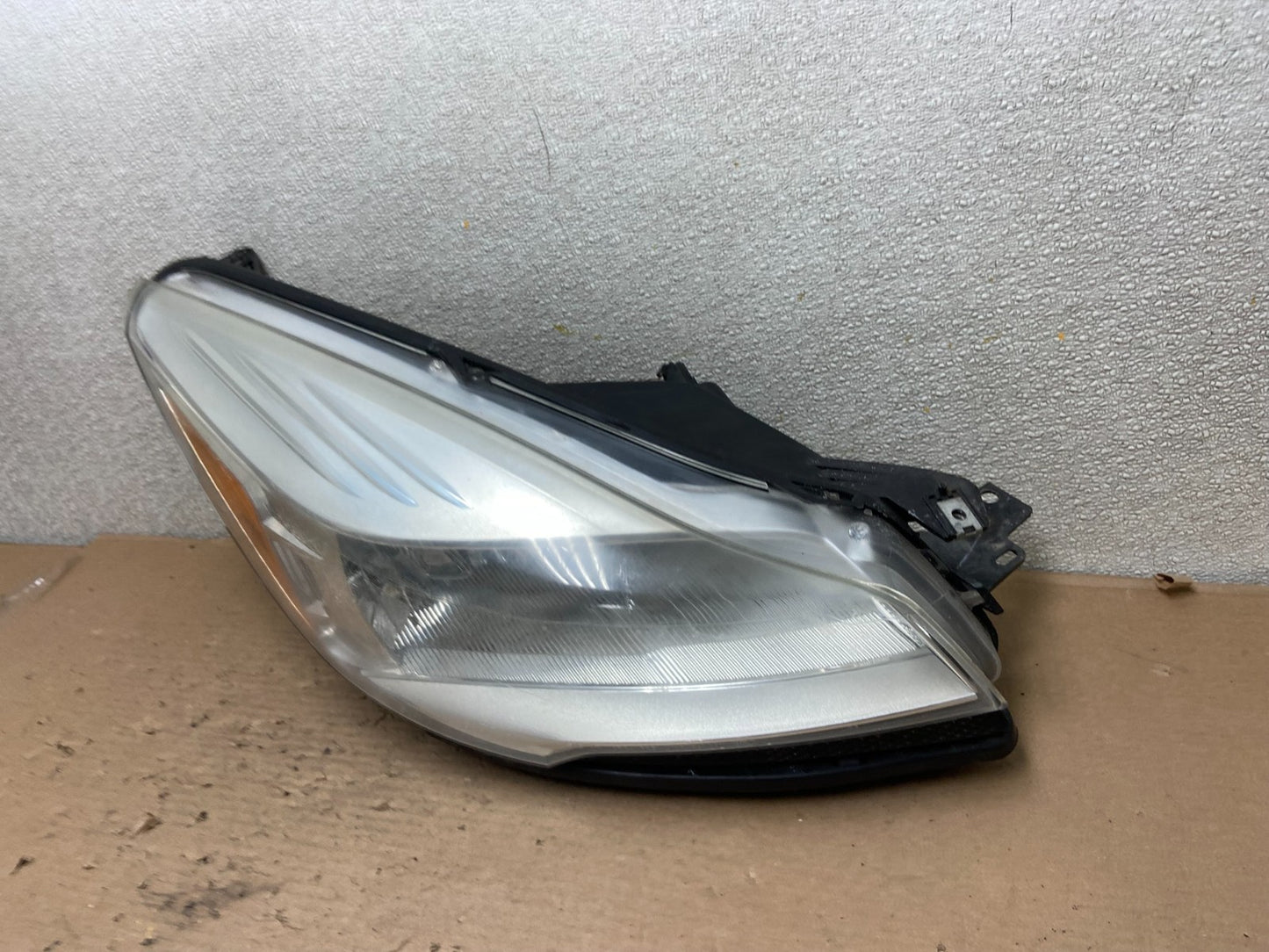 2013 - 2016 Ford Escape Headlight Right Passenger RH Side Halogen AB0169 DW1