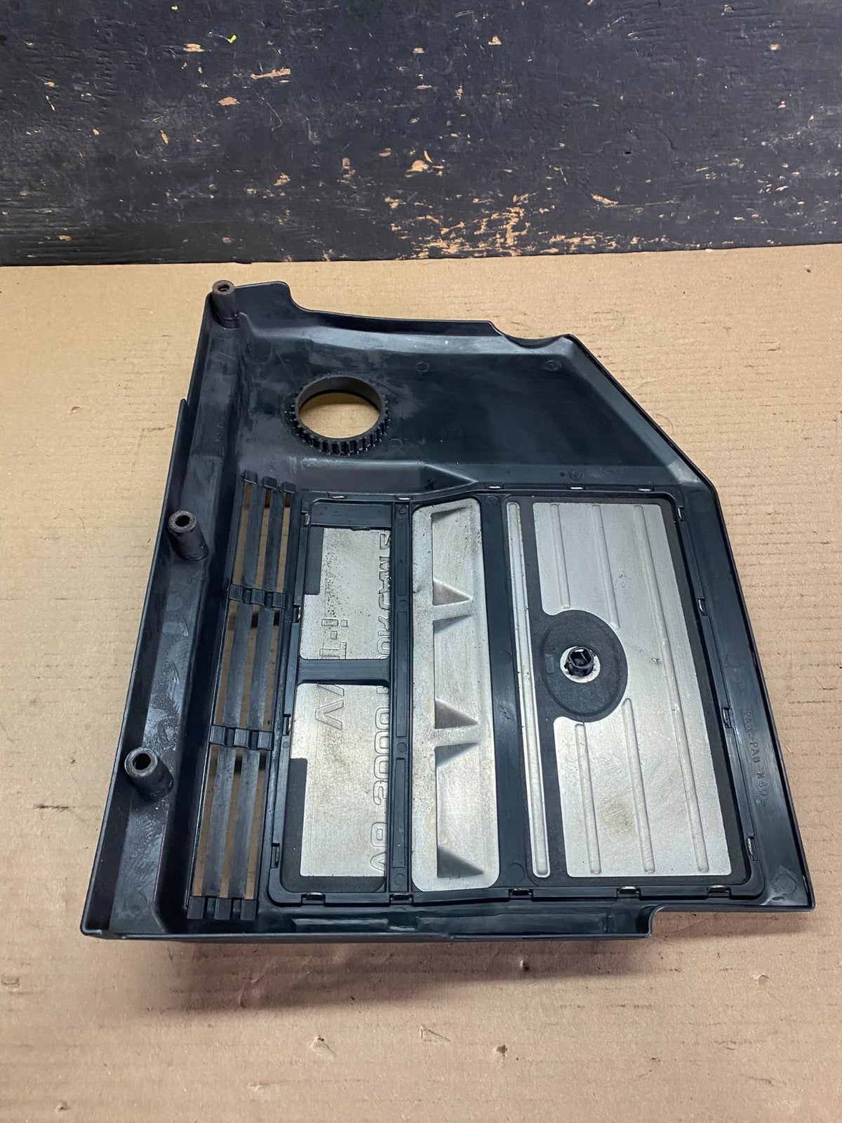 2000 to 2004 Toyota Sienna Highlander 3.0L  Top Engine Cover Lid OEM S1226 DG6