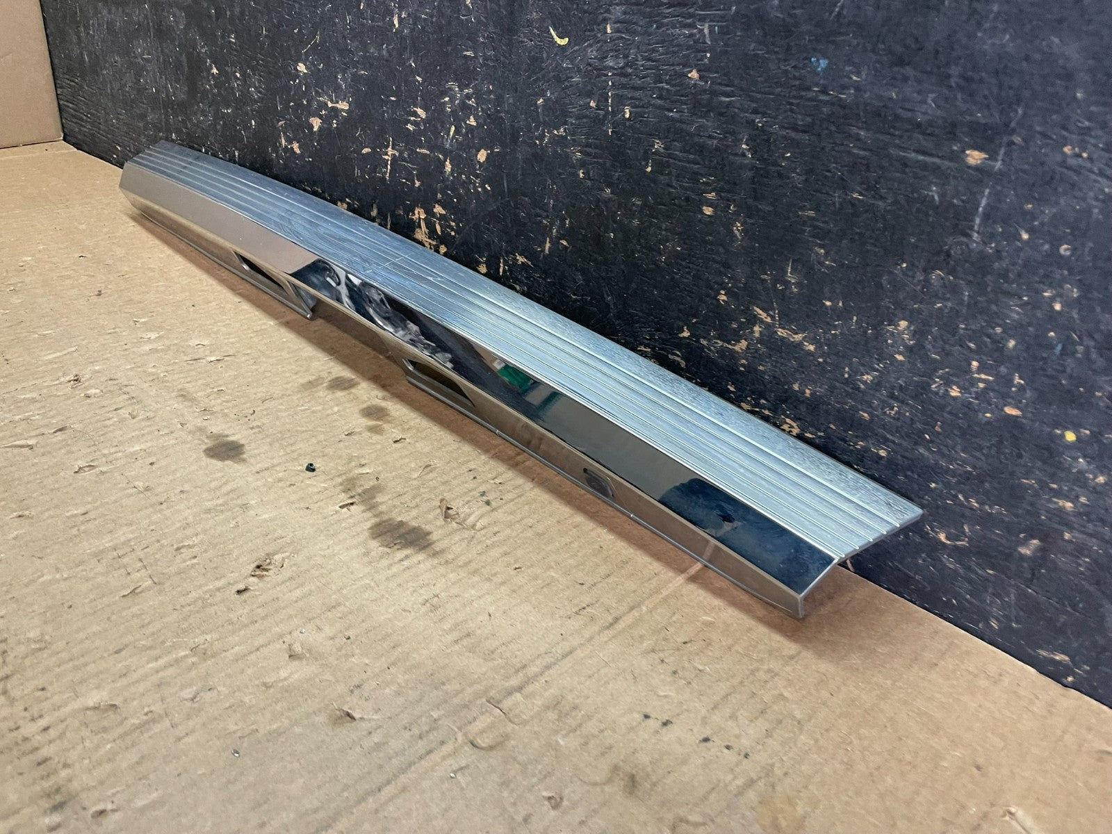 2011 to 2013 Honda Odyssey Rear Camera License Plate Trim Molding Panel Y9686 PS2